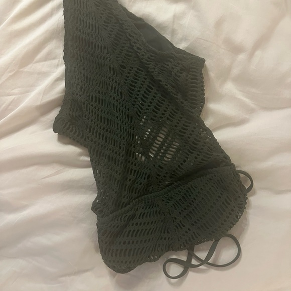 Robin Piccone Malia Ruffle Plunge Swimsuit - Size 4, Brand New - Picture 5 of 5